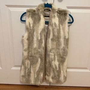 Abercrombie & Fitch Faux Fur Vest